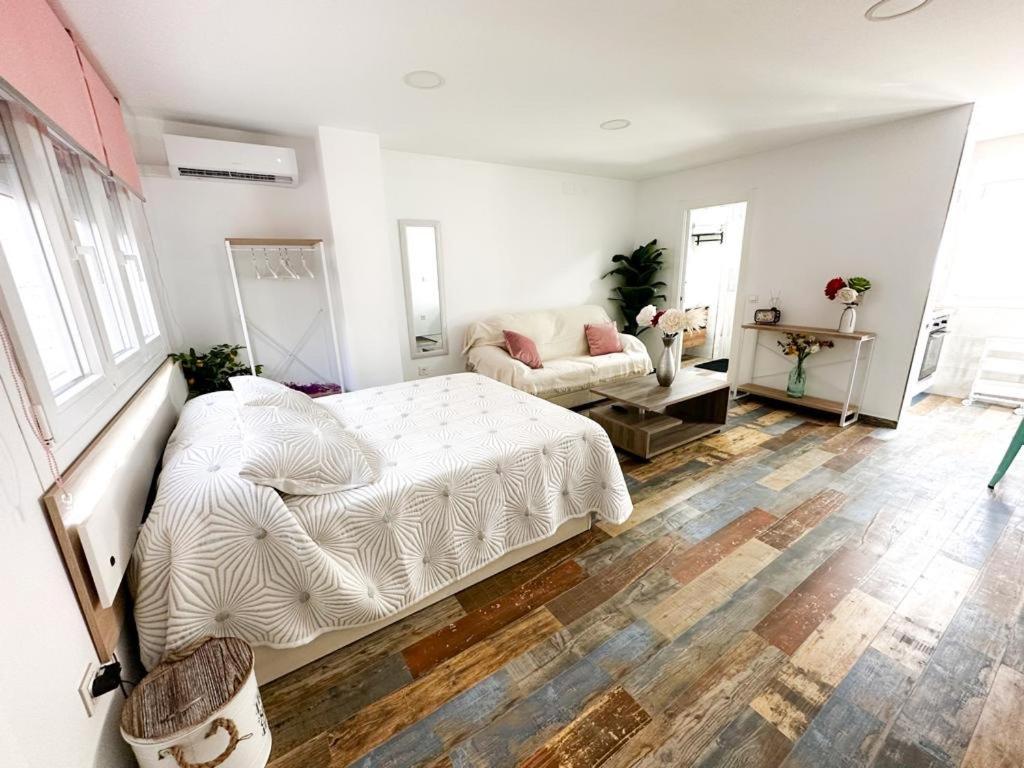 Lourdes'S Home Granada Bagian luar foto